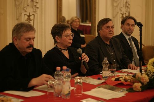 A Herder-díjas íróval - Gállos Orsolya fordító közreműködésével - Merő Béla rendező beszélgetett.