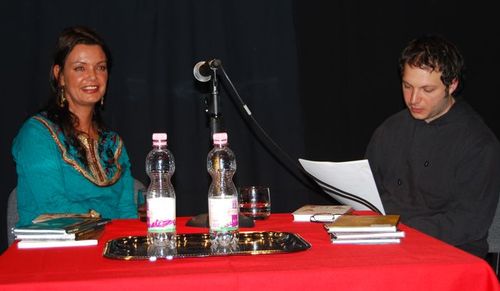 Tóth Krisztina kötetbemutató estje a Jókai Színházban, 2010. április.