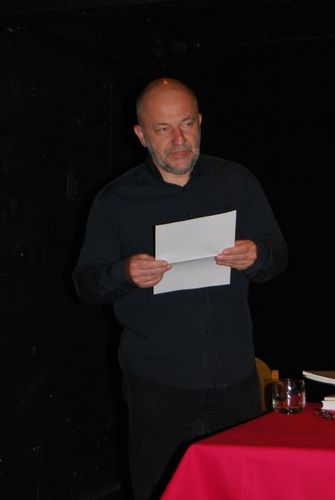 Láng Zsolt a kritikarovatot vezeti a Látó folyóiratnál