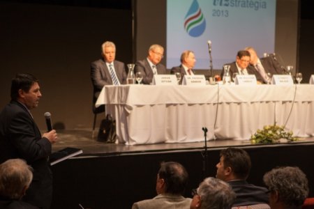 Farkas Zoltán, a Békés Megyei Közgyűlés elnöke, Fazekas Sándor miniszter és Vantara Gyula, Békéscsaba polgármestere az Agrárfórumon