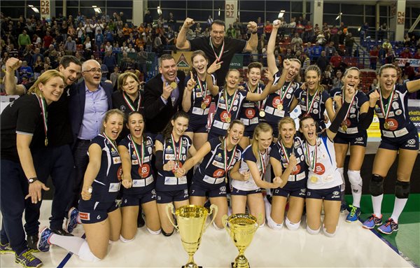 Kupagyőztes Békéscsaba női röplabdacsapata