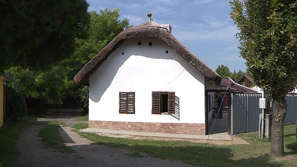 B&eacute;k&eacute;scsaba, Moln&aacute;rh&aacute;z