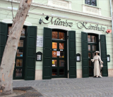 Megnyitott a Művész Kávéház