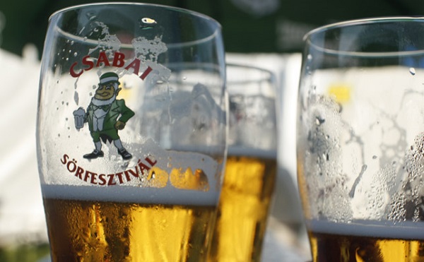 A 17. Csabai Sörfesztivál és Csülökparádén csaknem százfajta csapolt sört lehet kóstolni