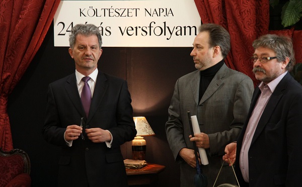 Idén is lesz 24 órás Versfolyam