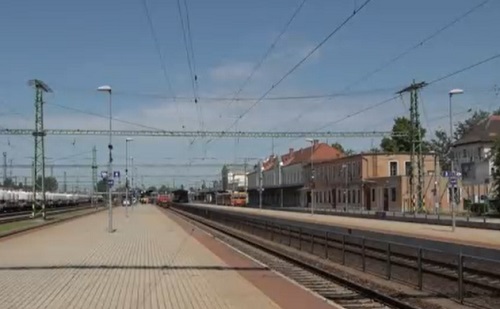 Dráma: elgázolt egy mozdonyvezetőt a vonat Békéscsabán